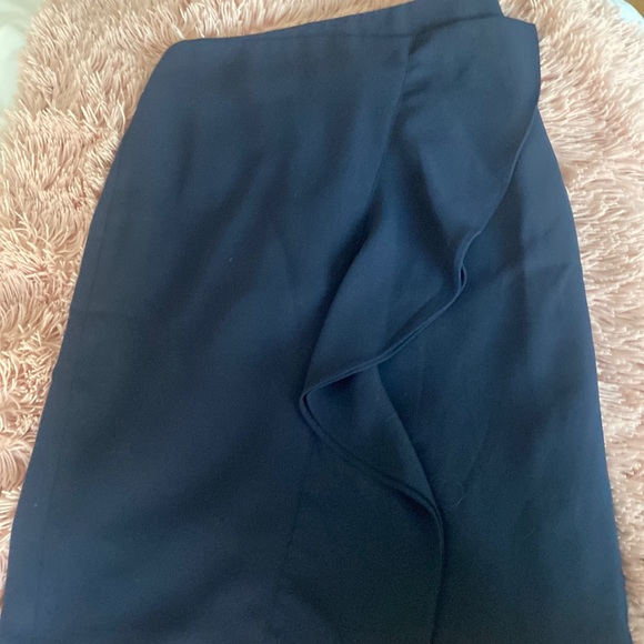 J crew skirt size 0, fits like a 2 - Picture 2 of 5